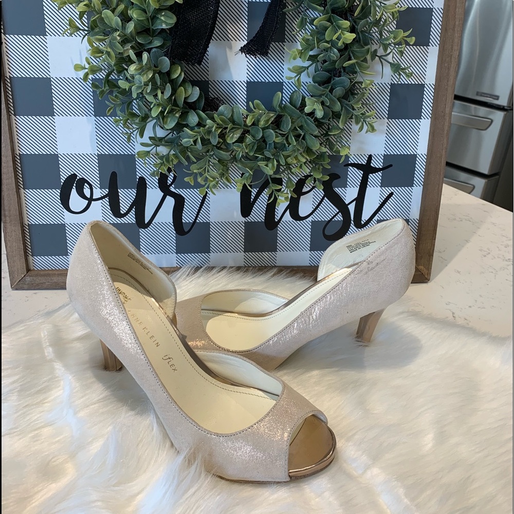 Pretty Anne Klein heels!